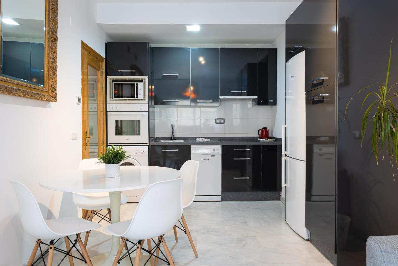 Holidays2Malaga Carrera Capuchinos Free Parking Aircon Downtown מראה חיצוני תמונה