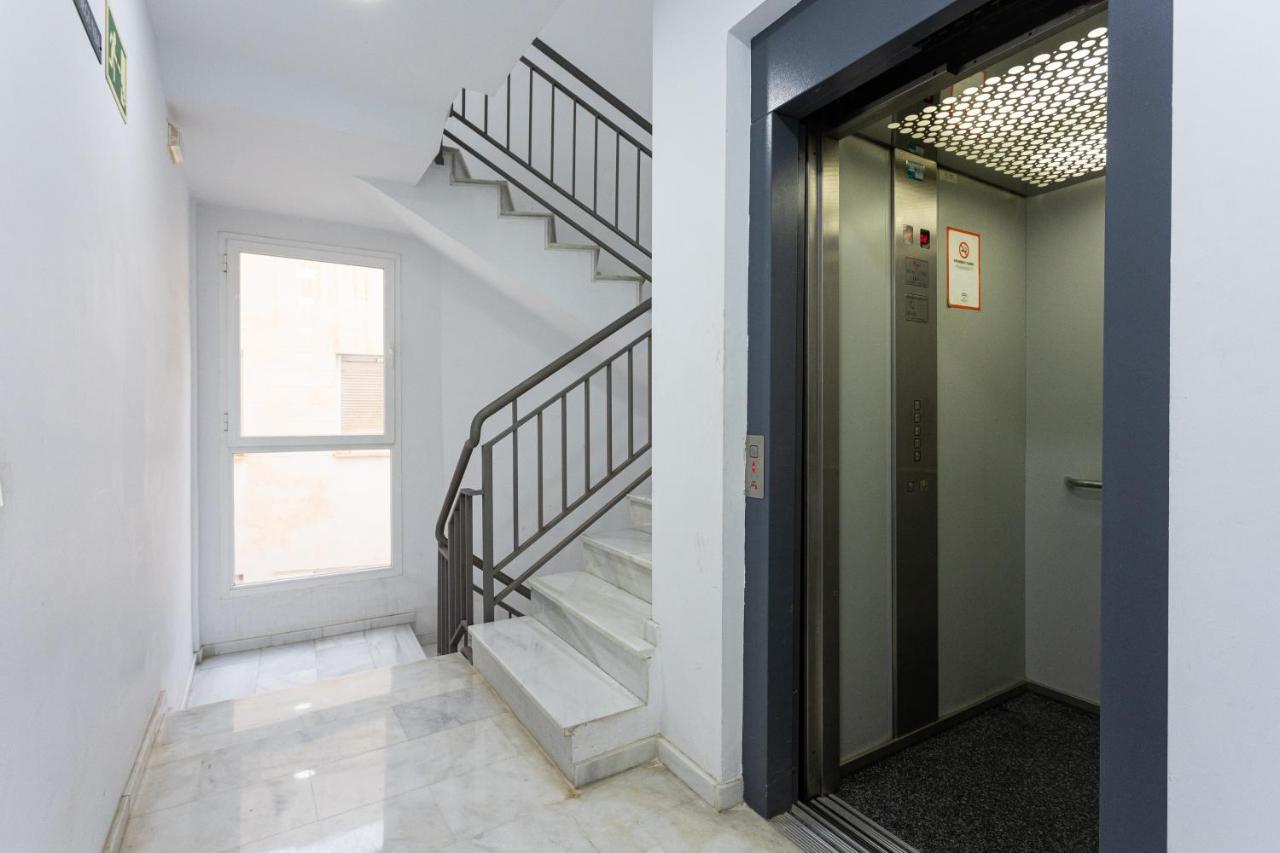 Holidays2Malaga Carrera Capuchinos Free Parking Aircon Downtown מראה חיצוני תמונה